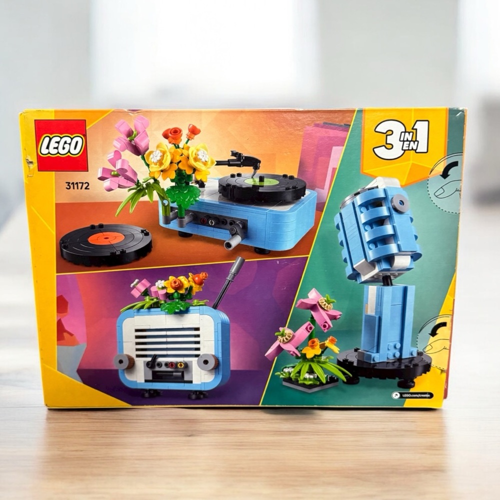 LEGO Creator 3-in-1: Record Player Flowers 366 Pieces 31172